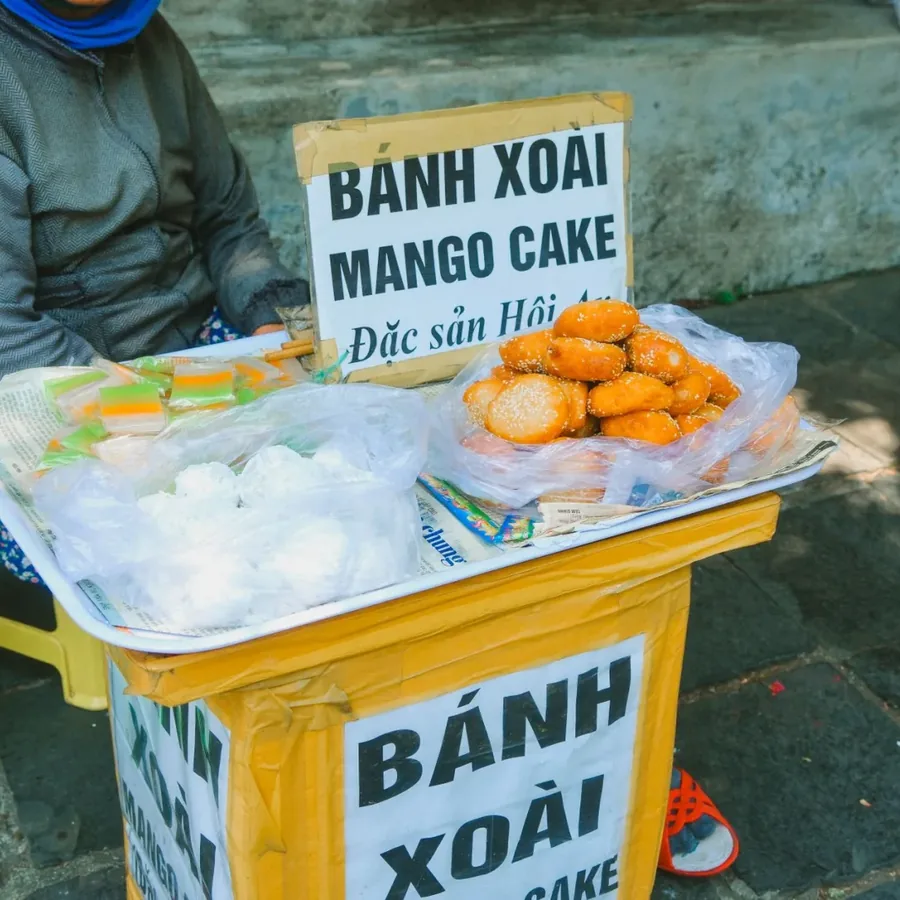Không gian quán buổi tối